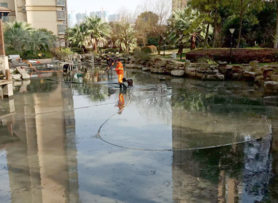 长海景观池淤泥清理
